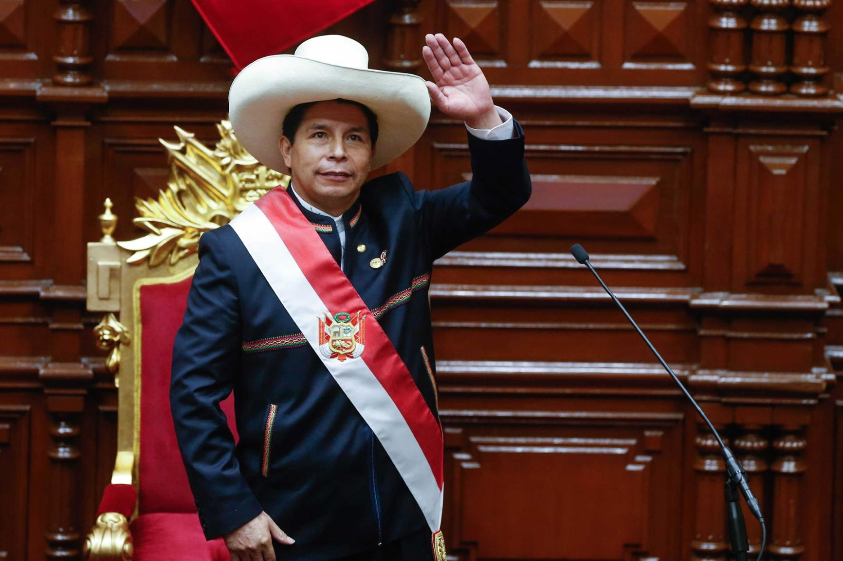 Pedro Castillo asumió la presidencia de Perú