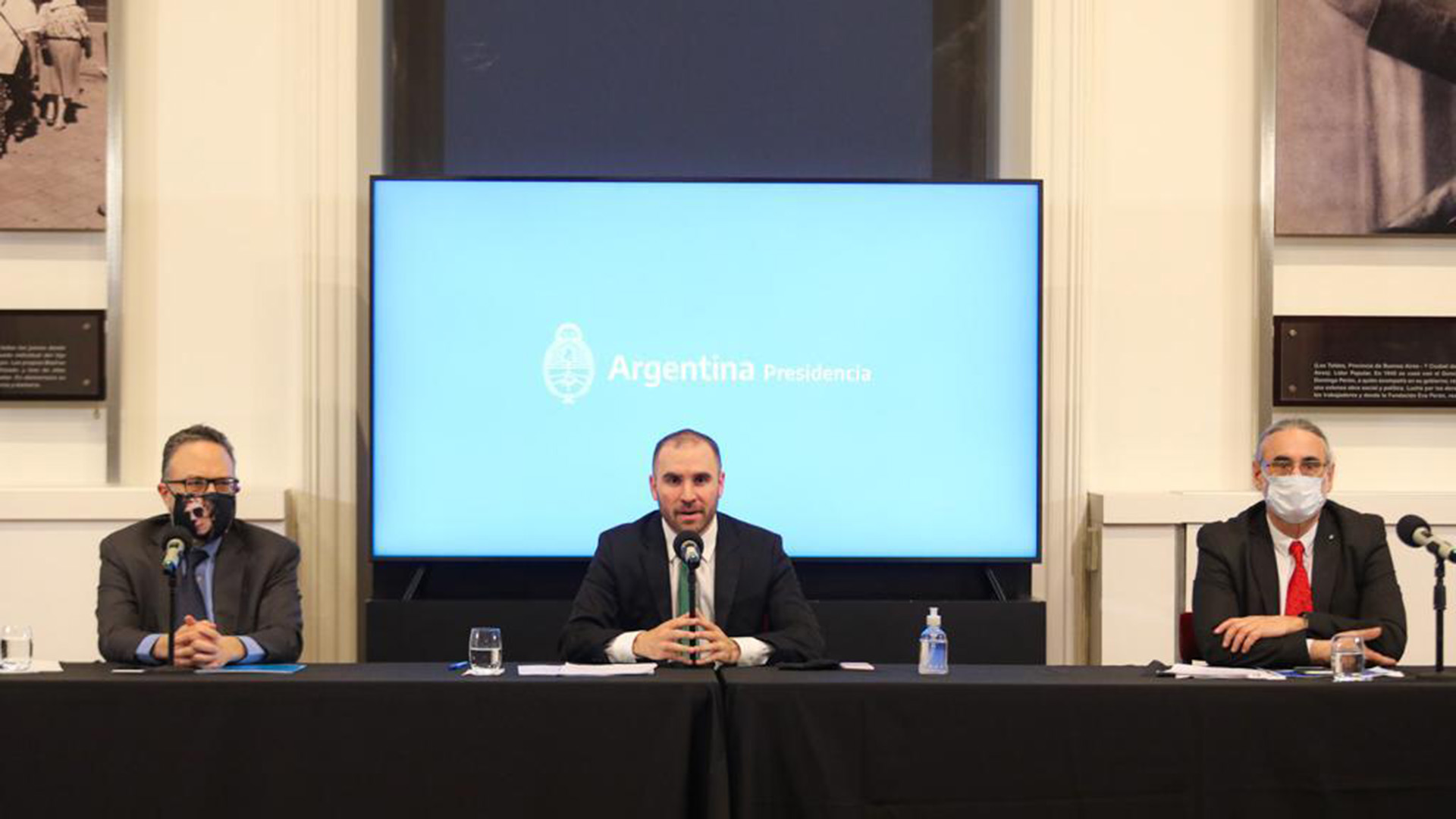 El gobierno anunció una batería de medidas para impulsar la producción y las exportaciones