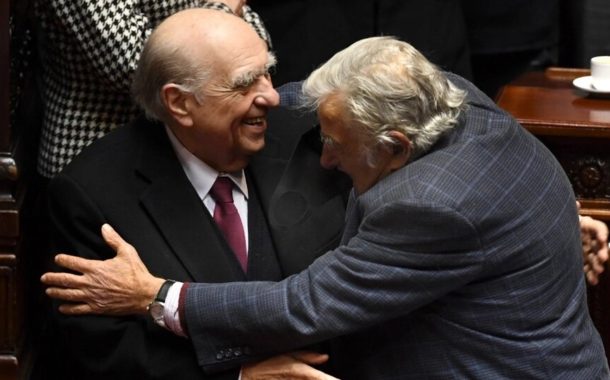 Mujica y Sanguinetti se despidieron del Congreso de Uruguay