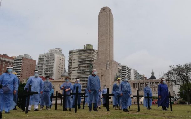 Profesionales de la salud pidieron en el Monumento medidas para aliviar el sistema